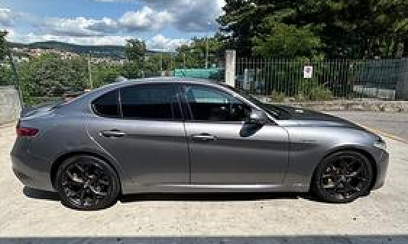 Alfa Romeo Giulia 2....