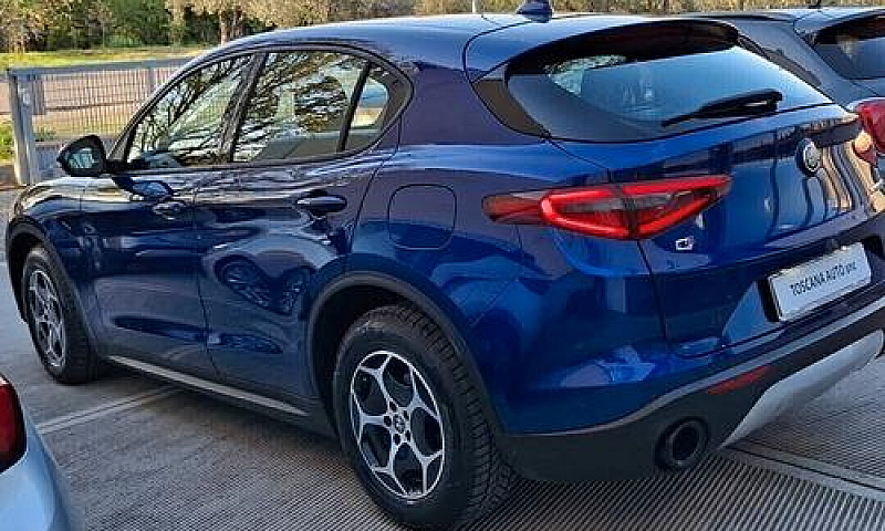 Alfa Romeo Stelvio 2...