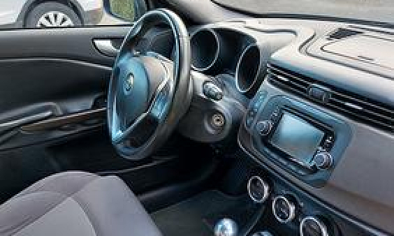 Alfa Romeo Giulietta...