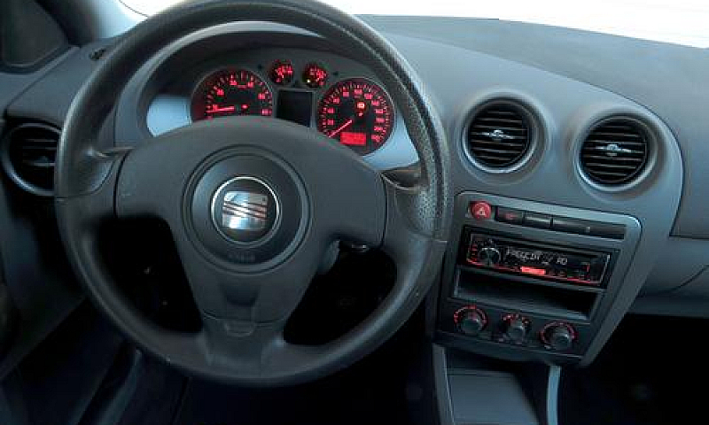 Seat Ibiza 5P 1.4 16...