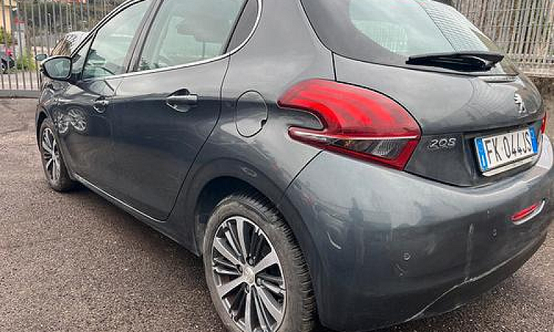 Peugeot 208 Puretech...