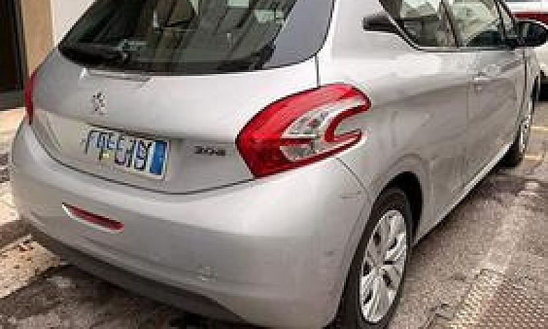 Peugeot 208...