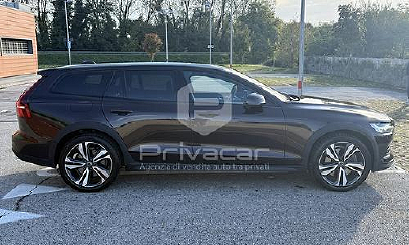 Volvo V60 Cross Coun...
