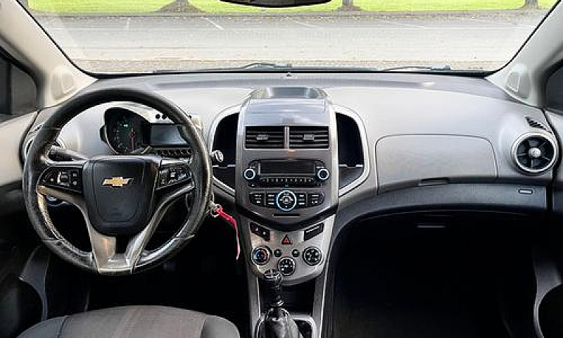 Chevrolet Aveo 1.2 8...