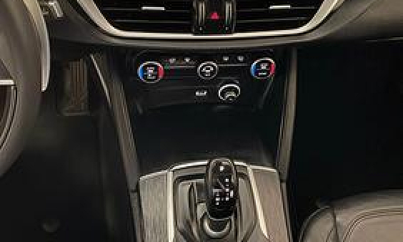 Alfa Romeo Stelvio 2...