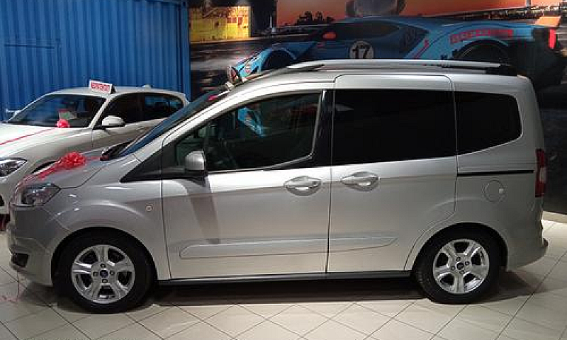 Ford Tourneo Courier...