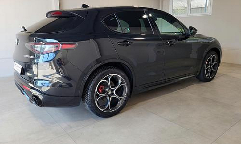 Alfa Romeo Stelvio V...