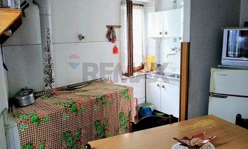 Porzione Di Casa - S...