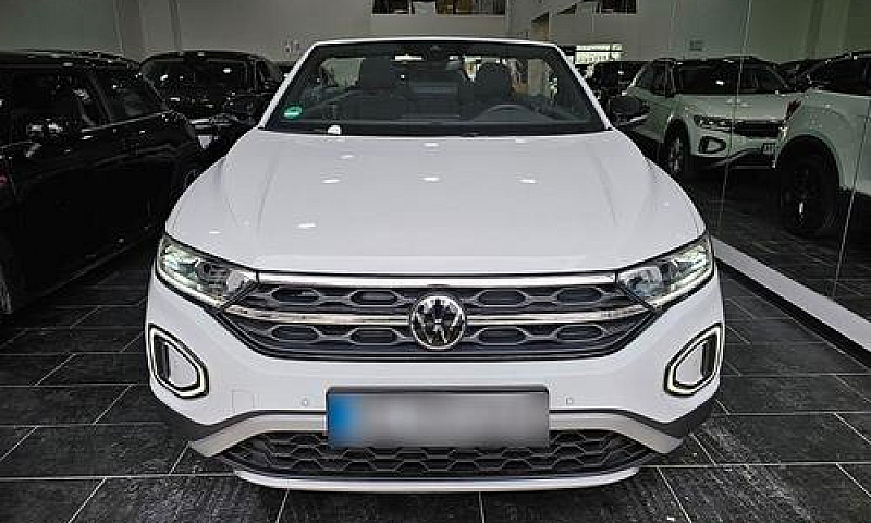 Volkswagen T-Roc Cab...