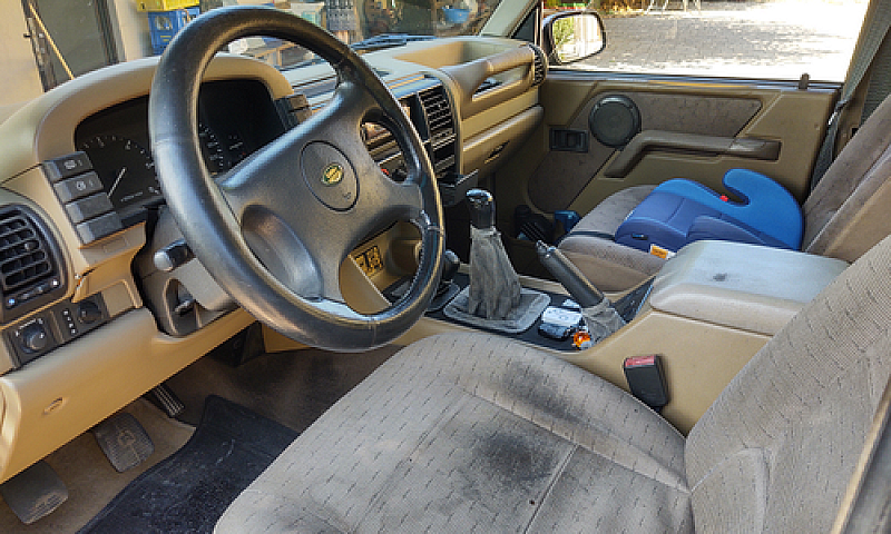 Land Rover Discovery...