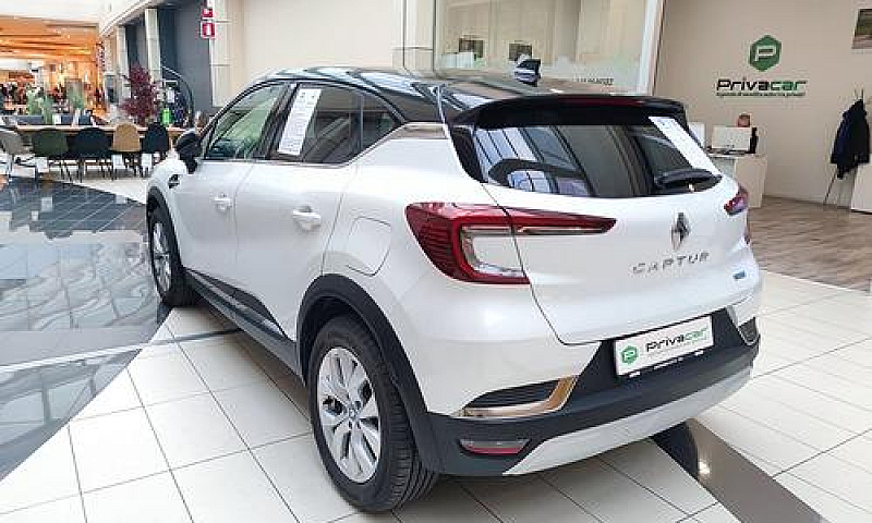 Renault Captur Plug-...