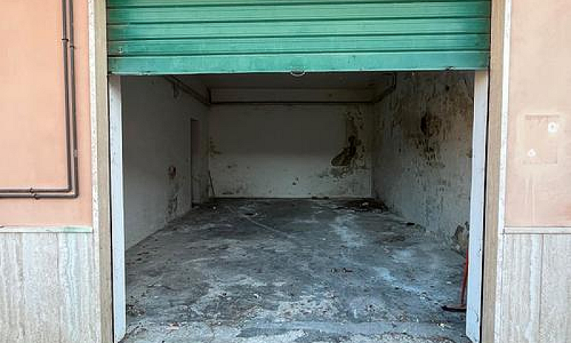 Appartamento Con Box...