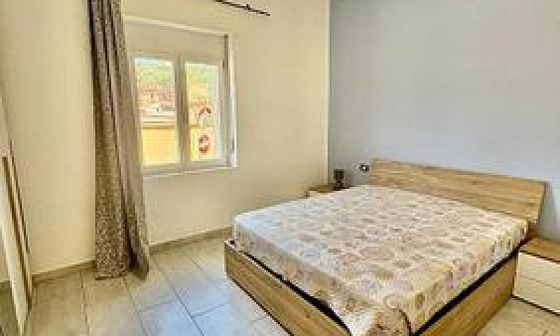Palazzina Con Tre Ap...