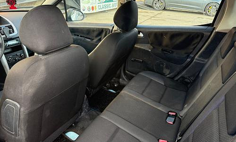 Peugeot 207 1.4Gpl 7...