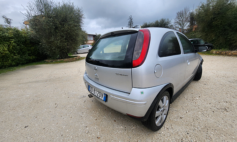 Opel Corsa 1.2 Benzi...
