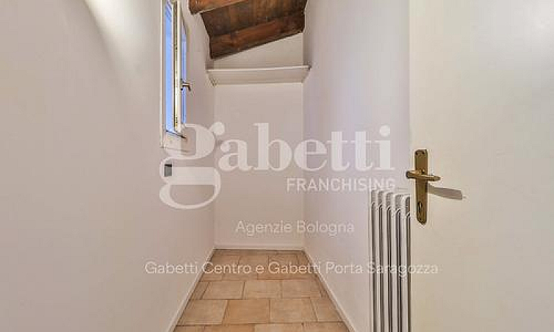 Via San Vitale - Bol...