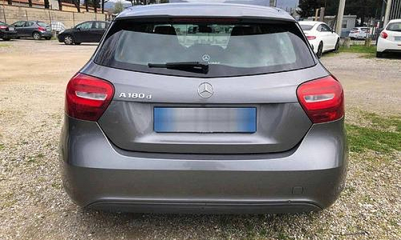 Mercedes-Benz A 180 ...