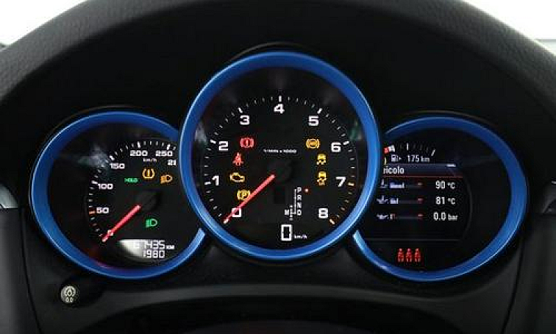 Porsche Macan Macan...