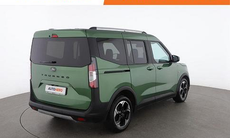 Ford Tourneo Courier...