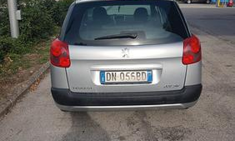 Peugeot 207 1.4 8V 7...
