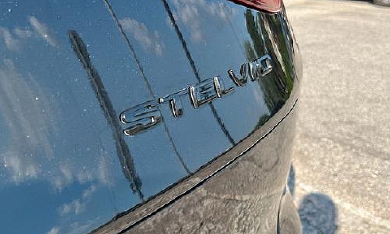 Alfa Romeo Stelvio 2...