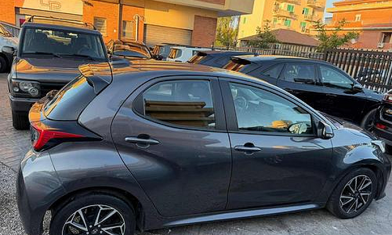 Toyota Yaris 1.0 5 P...