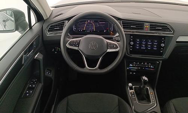 Volkswagen Tiguan 1....