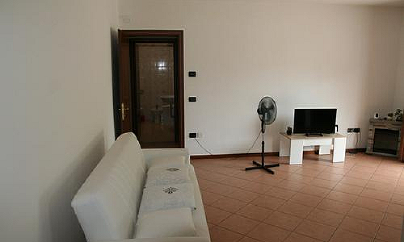 Appartamento Con Gia...