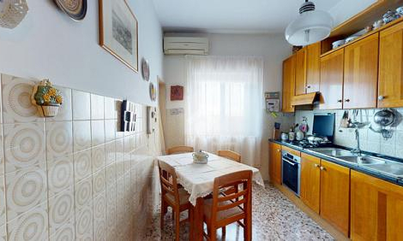 3 Locali A Brindisi...