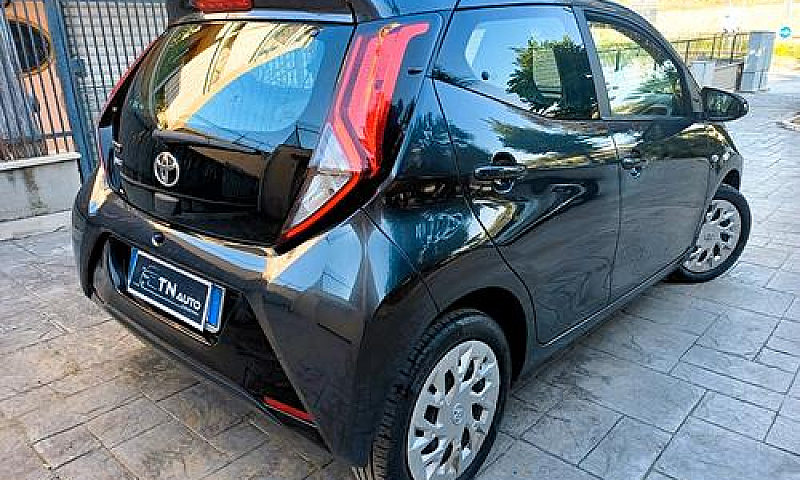 Toyota Aygo Toyota A...
