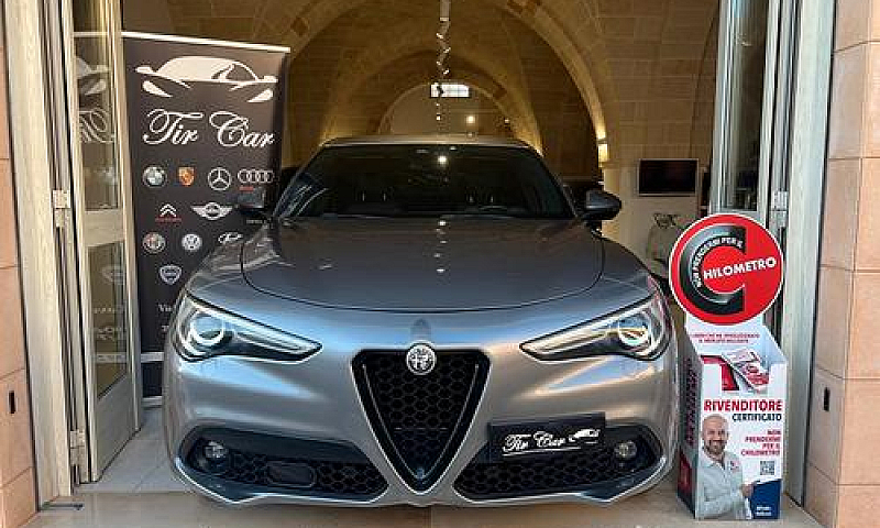 Alfa Romeo Stelvio V...