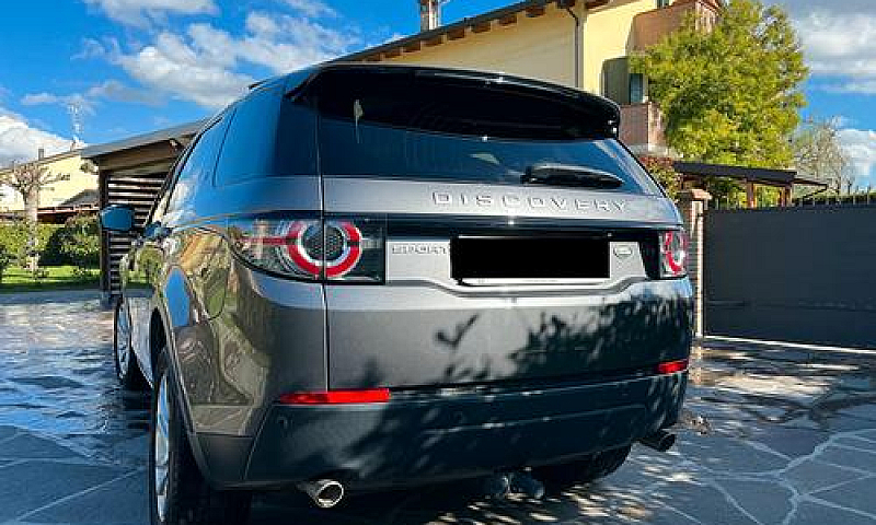 Land Rover Discovery...