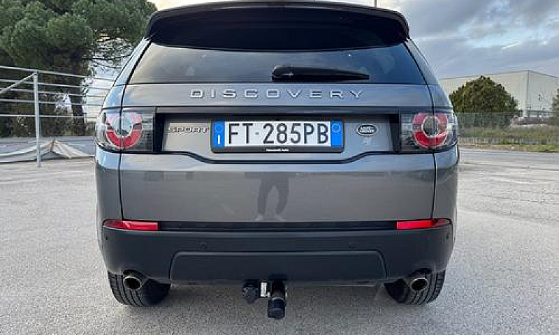 Land Rover Discovery...