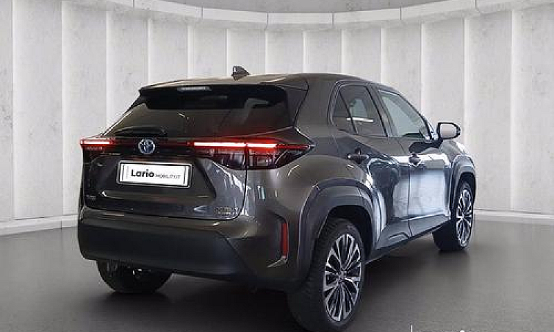 Toyota Yaris Cross 1...