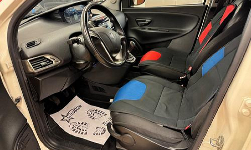 Lancia Ypsilon 1.3 M...