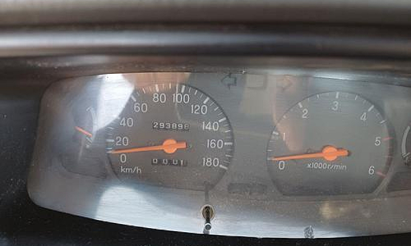 Mitsubishi L200 1999...