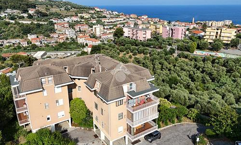 4 Locali A Costarain...