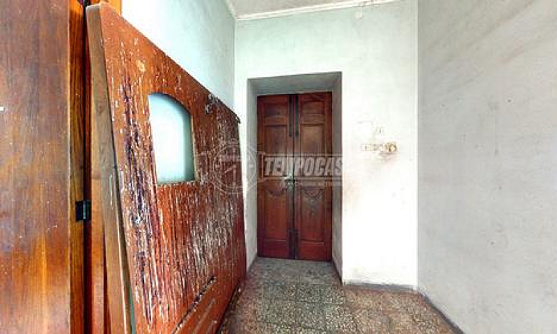 Ampia Struttura Cost...