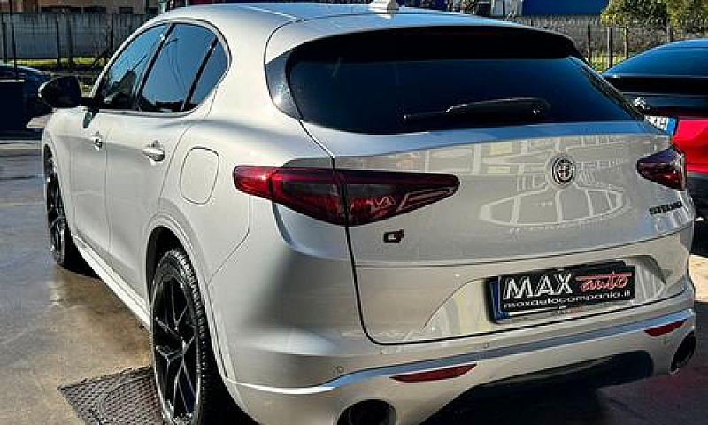 Alfa Romeo Stelvio 2...
