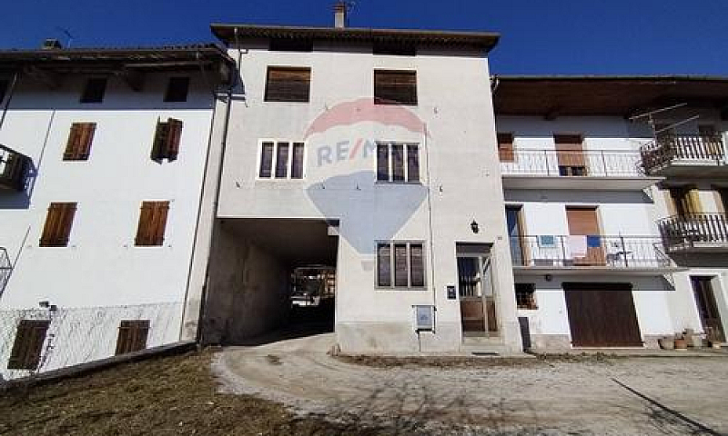Porzione Di Casa - C...