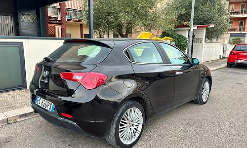 Alfa Romeo Giulietta...