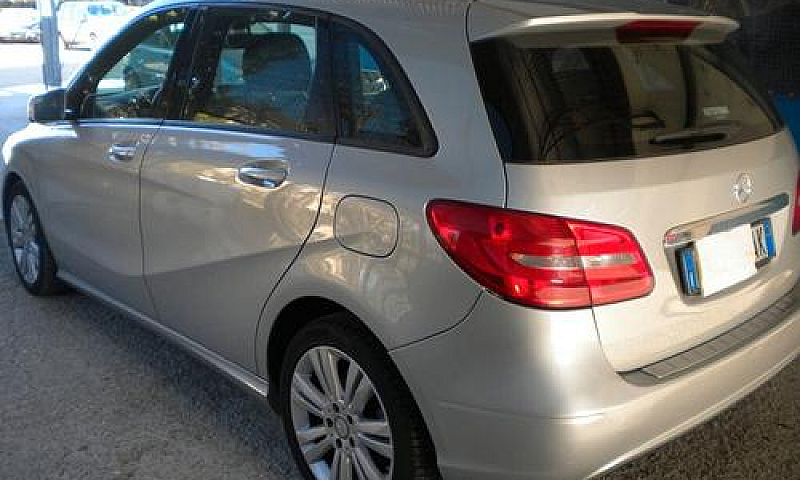 Mercedes-Benz B 180 ...