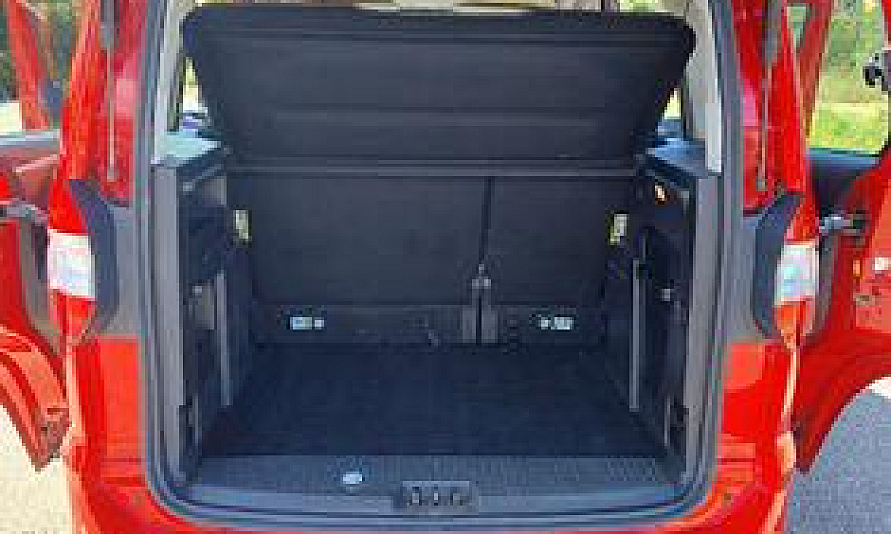 Ford Turneo Courier...