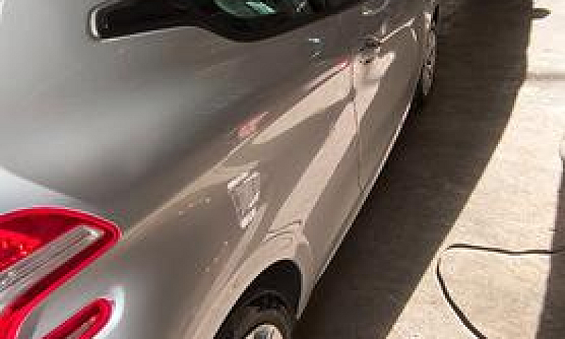 Peugeot 208 - 2014...