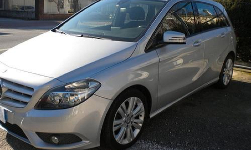 Mercedes-Benz B 180 ...