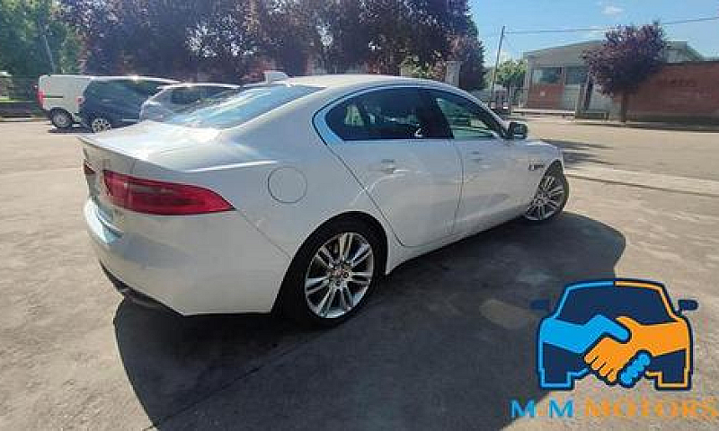 Jaguar Xe 2.0 D 240 ...