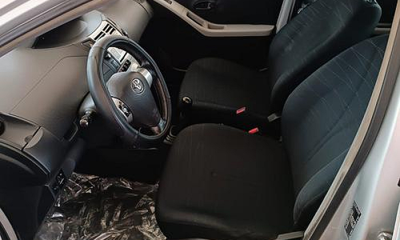 Toyota Yaris 1.0 Sol...