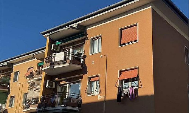 Trento, Due Stanze U...