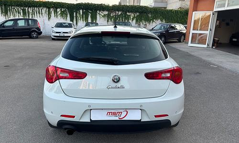 Alfa Romeo Giulietta...