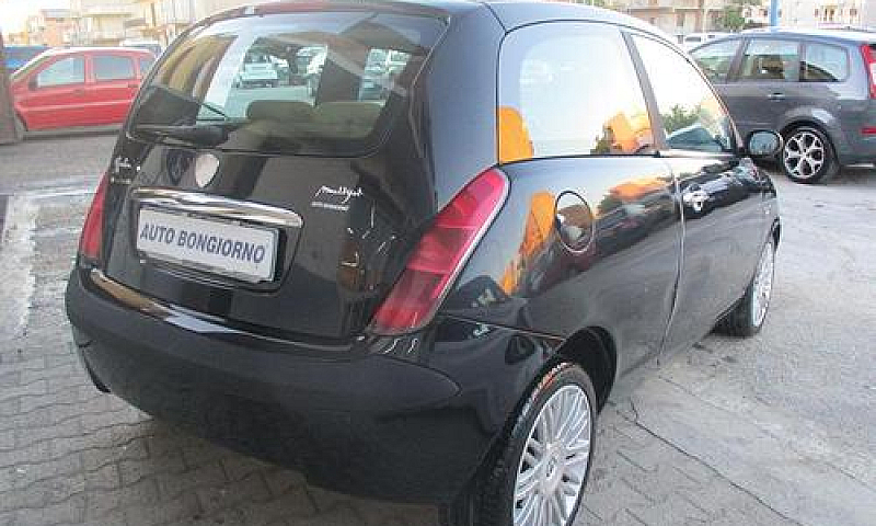 Lancia Ypsilon 1.3 M...